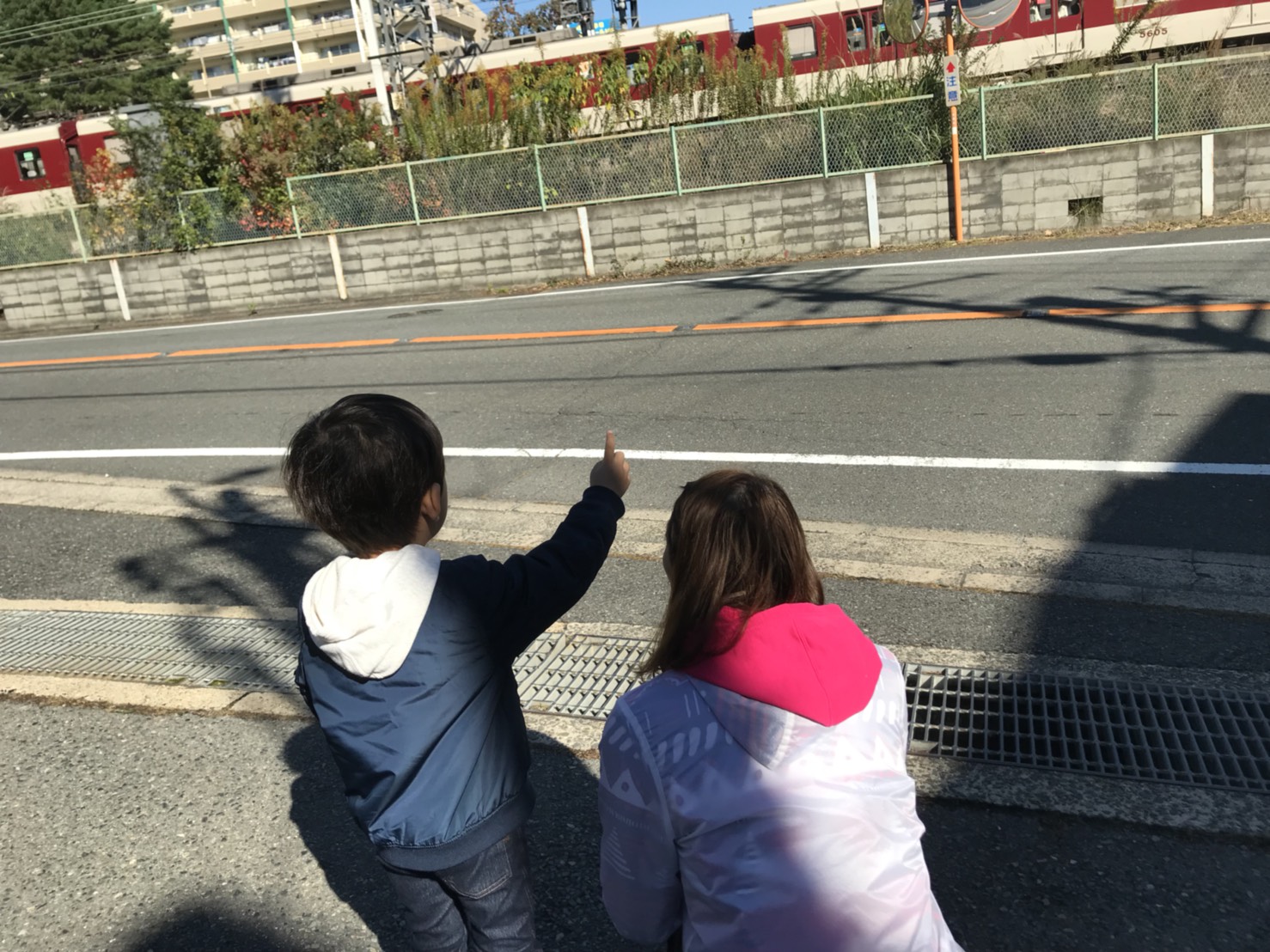 送迎時に少しだけ電車を見に行きました(^^)/